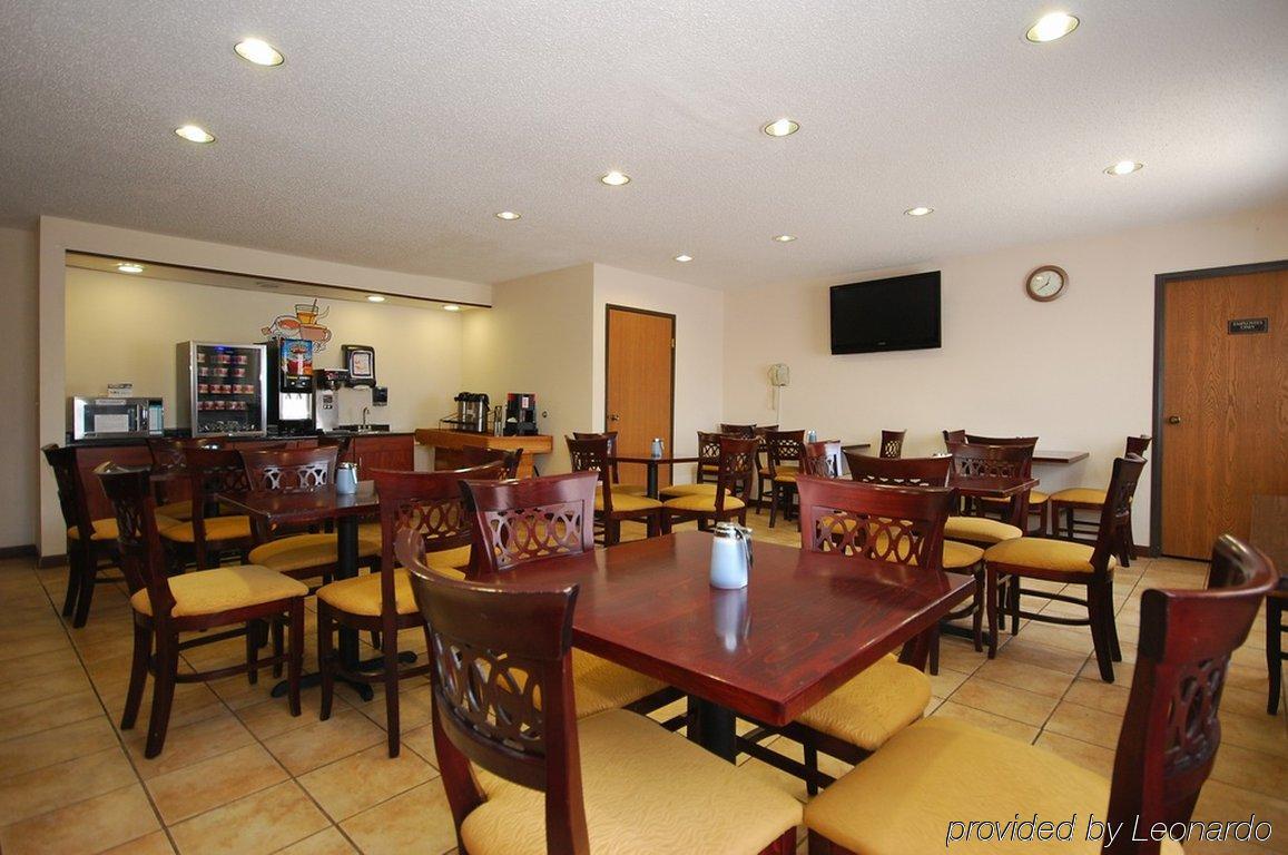 Hotel Baymont By Wyndham Delaware Restaurant photo